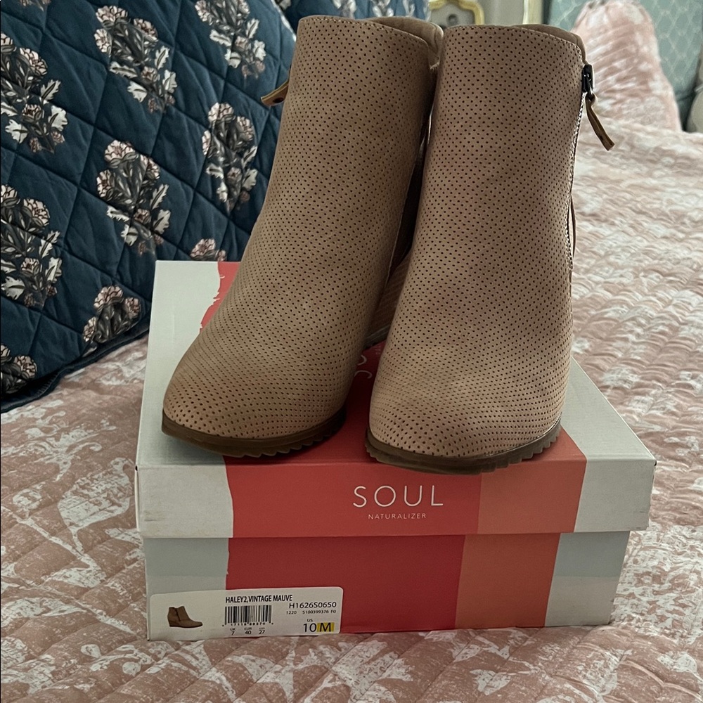 SOUL Naturalizer Women's Perforated Ankle Booties - Blush